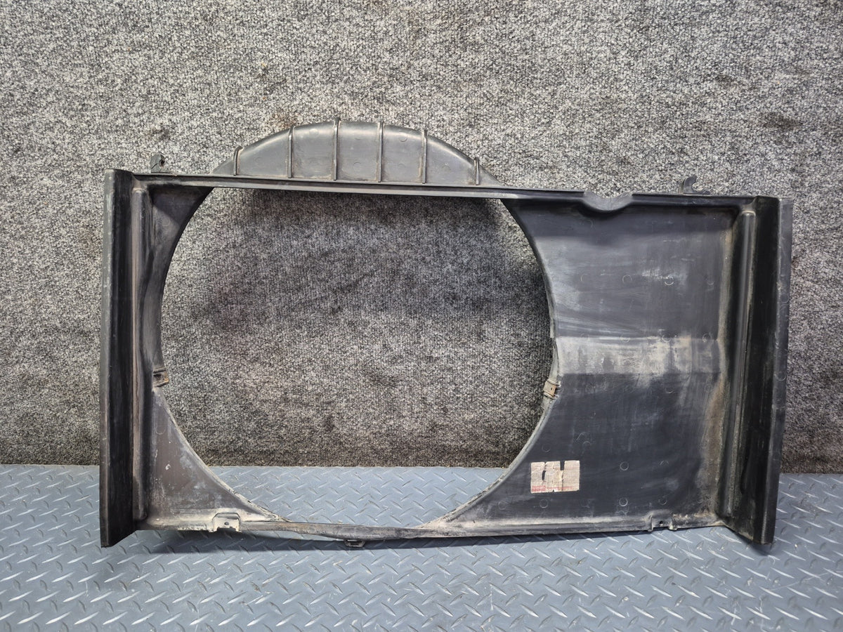 84-88 Toyota Cressida MX73 Engine Radiator Coolant Fan Shroud Damaged
