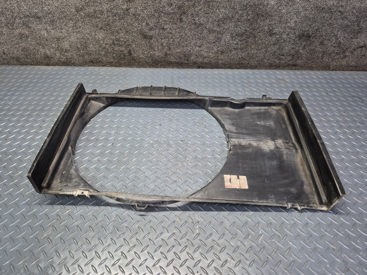 84-88 Toyota Cressida MX73 Engine Radiator Coolant Fan Shroud Damaged