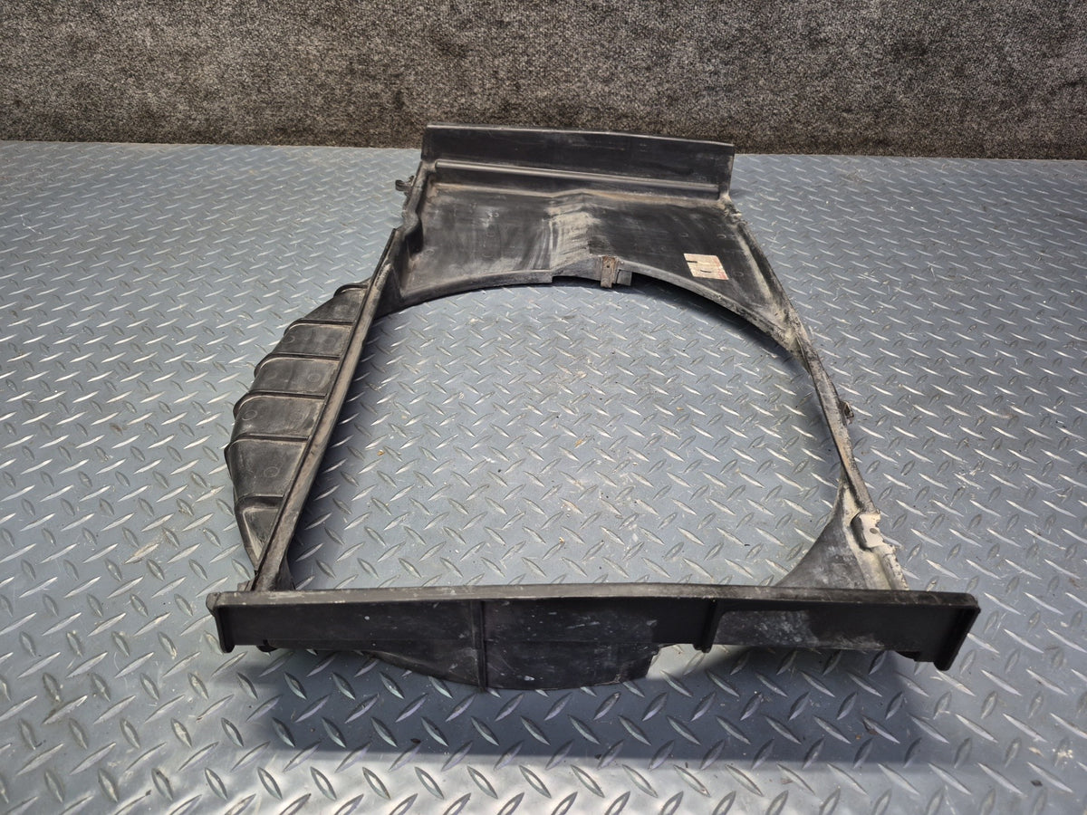 84-88 Toyota Cressida MX73 Engine Radiator Coolant Fan Shroud Damaged