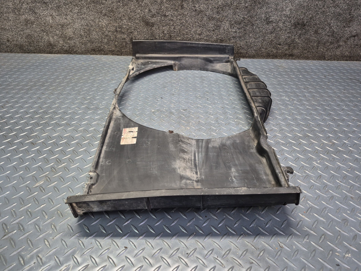 84-88 Toyota Cressida MX73 Engine Radiator Coolant Fan Shroud Damaged