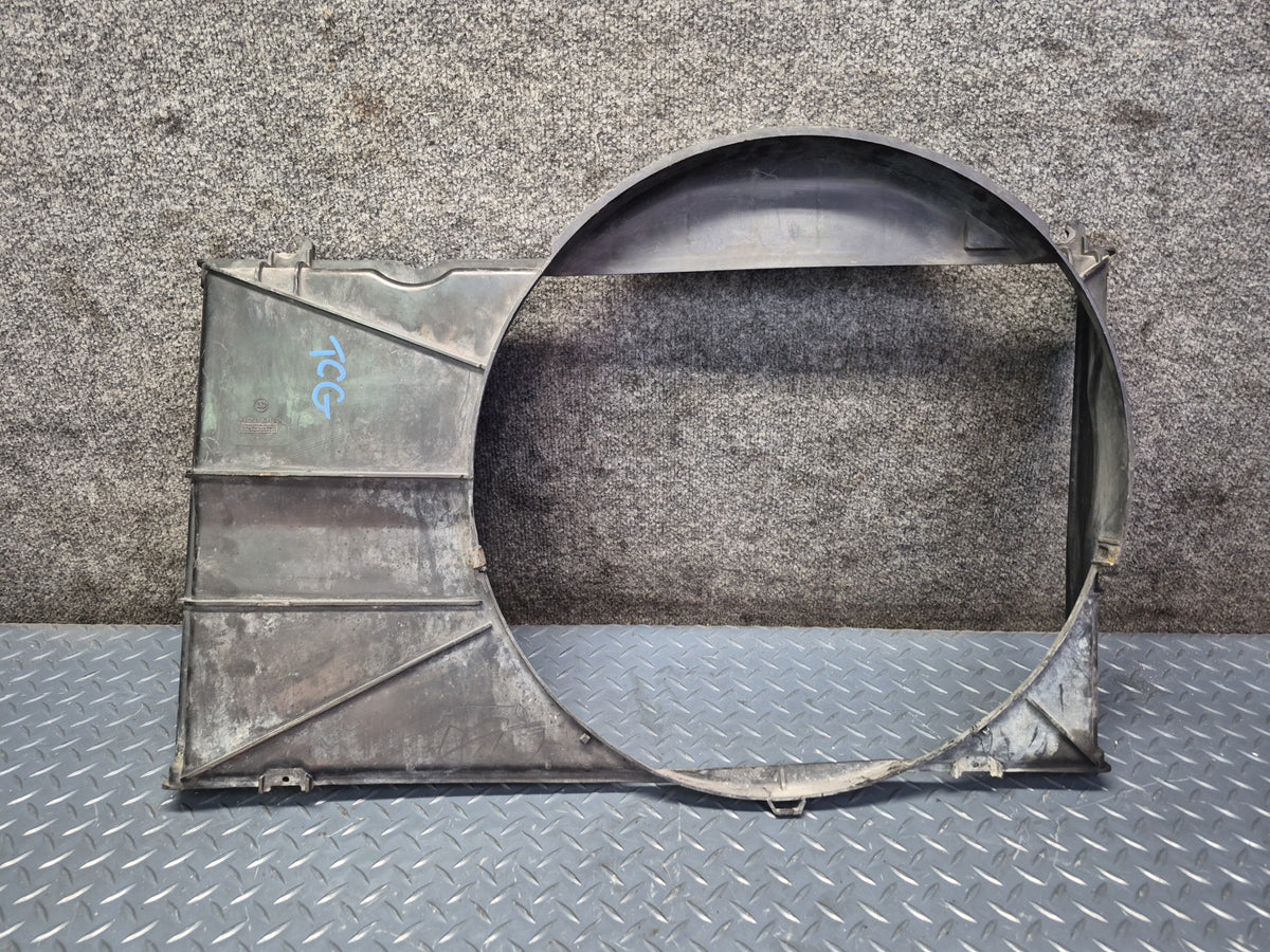 84-88 Toyota Cressida MX73 Engine Radiator Coolant Fan Shroud Damaged