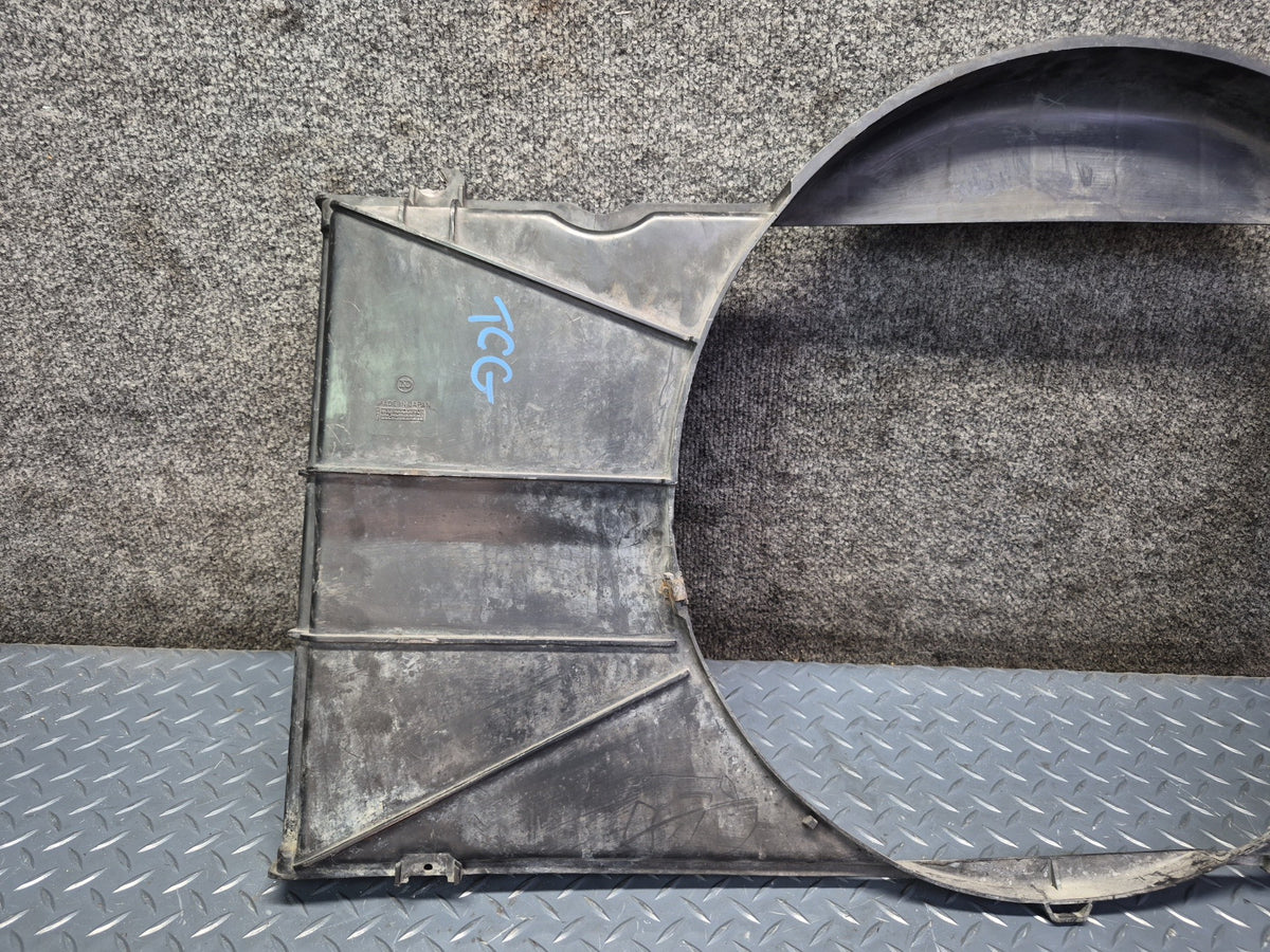 84-88 Toyota Cressida MX73 Engine Radiator Coolant Fan Shroud Damaged