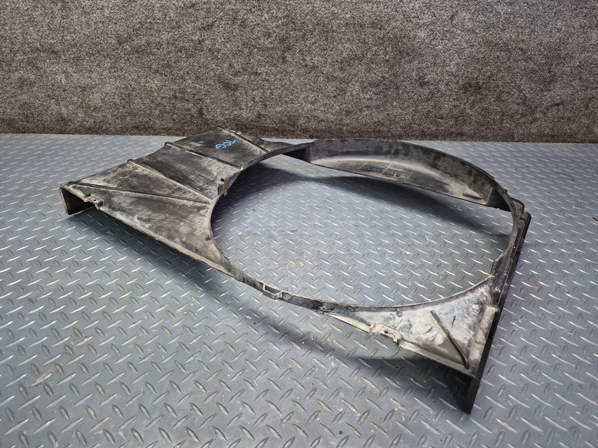 84-88 Toyota Cressida MX73 Engine Radiator Coolant Fan Shroud Damaged