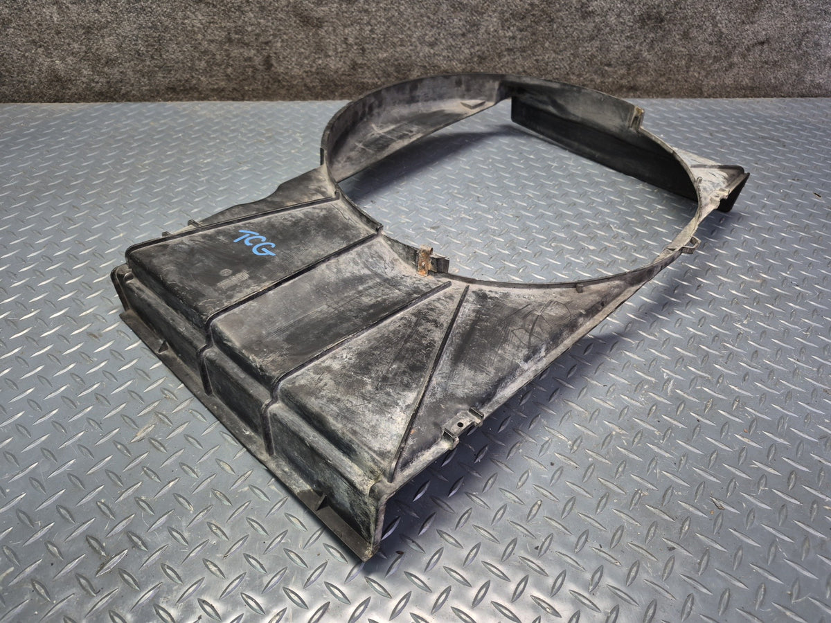 84-88 Toyota Cressida MX73 Engine Radiator Coolant Fan Shroud Damaged