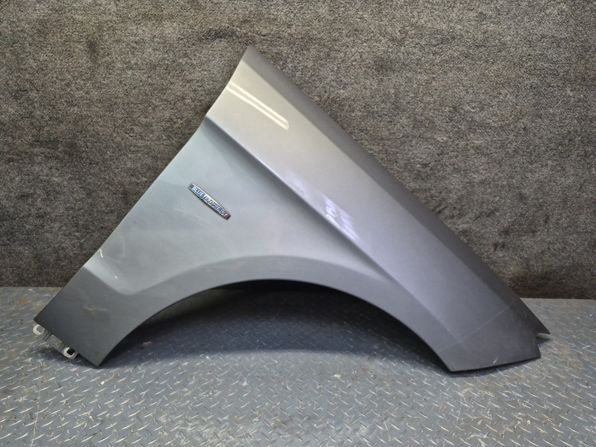 2012-2015 Mercedes W166 Ml-class Front Right Fender Shell Panel Cover Silver
