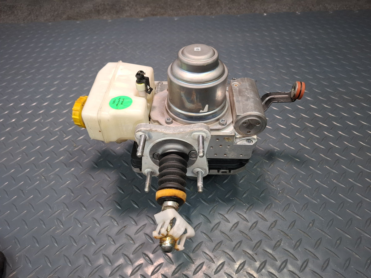 17-25 Alfa Romeo Giulia 2.0L AWD Anti Lock Brake ABS Pump Module w Reservoir OEM