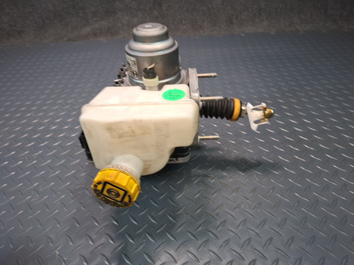 17-25 Alfa Romeo Giulia 2.0L AWD Anti Lock Brake ABS Pump Module w Reservoir OEM
