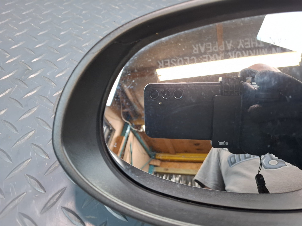 17-25 Alfa Romeo Giulia Right Pass Side Door Heated Rear View Mirror Defective