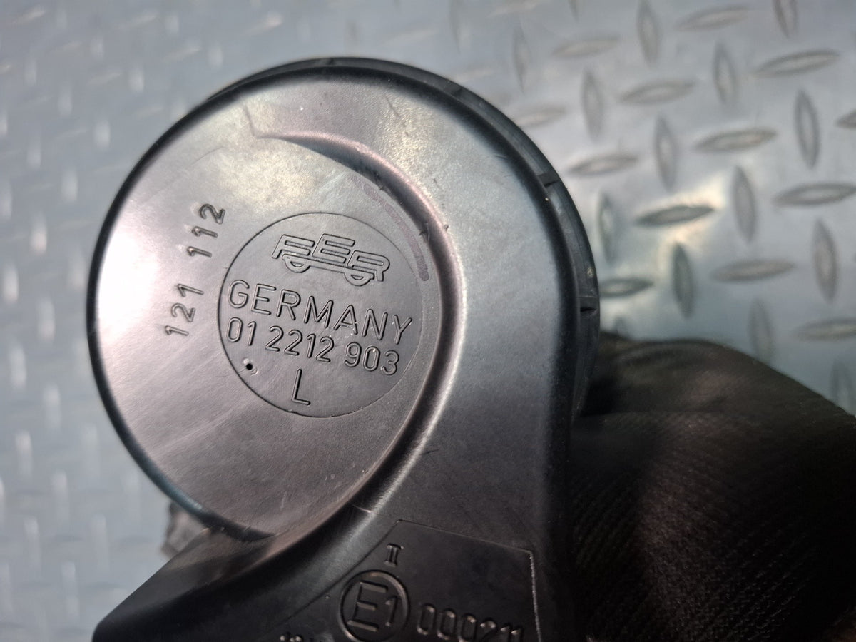 1999-2004 Porsche 911 996 High & Low Tonenote Pitch Horn Signal Set of 2