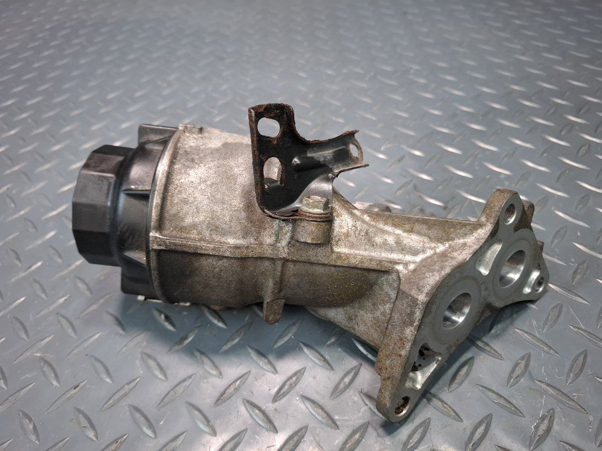 08-16 Lexus UVF46L LS600hL 5.0L 2URFSE AWD Engine Motor Oil Filter Housing OEM