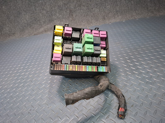 1997 BMW E31 840Ci M62 Front Power Distribution Fuse Relay Box Module