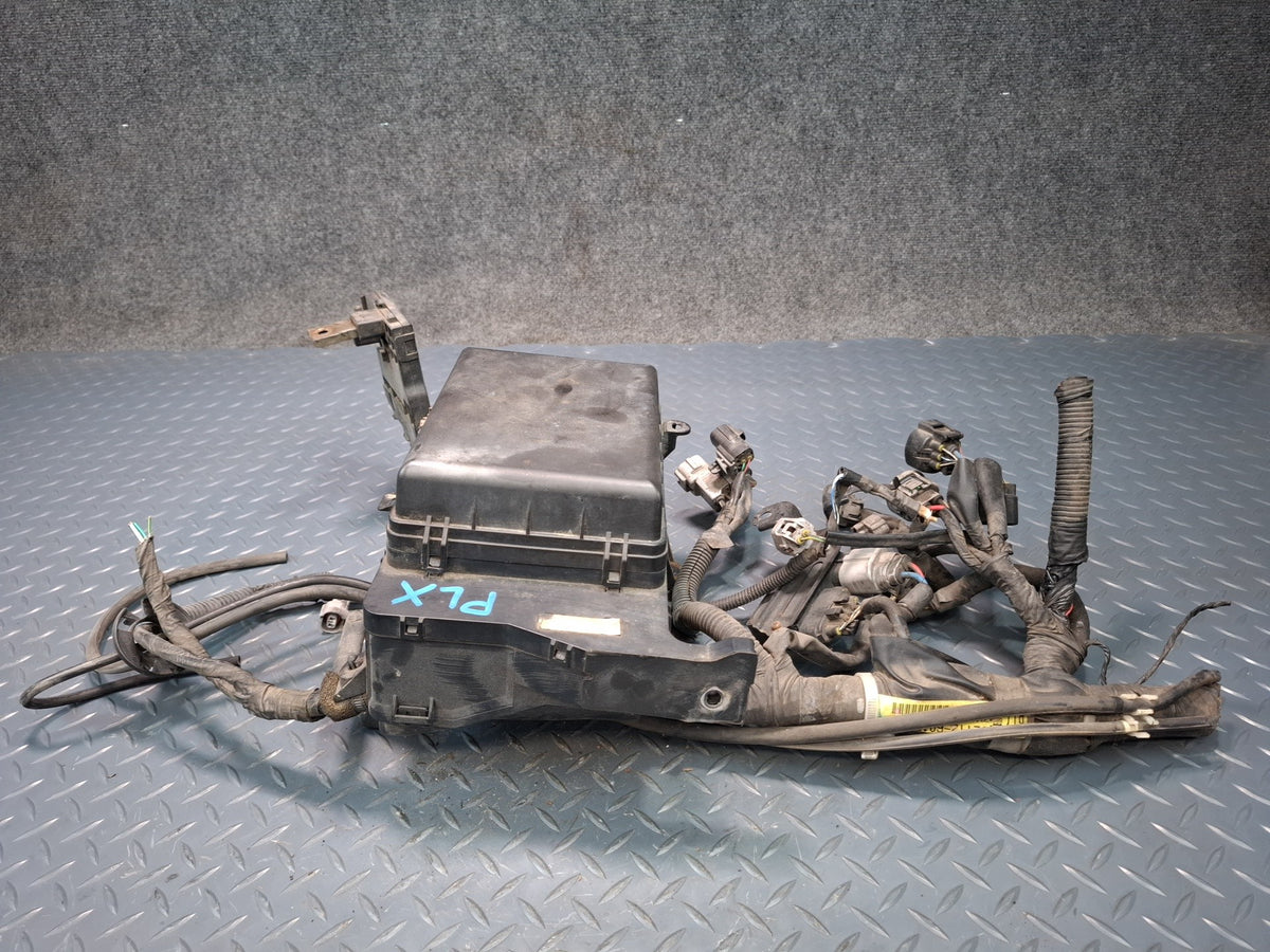 2006-2007 Lexus UZJ100L LX470 Under Hood Engine Wire Wiring Harness Fuse Box