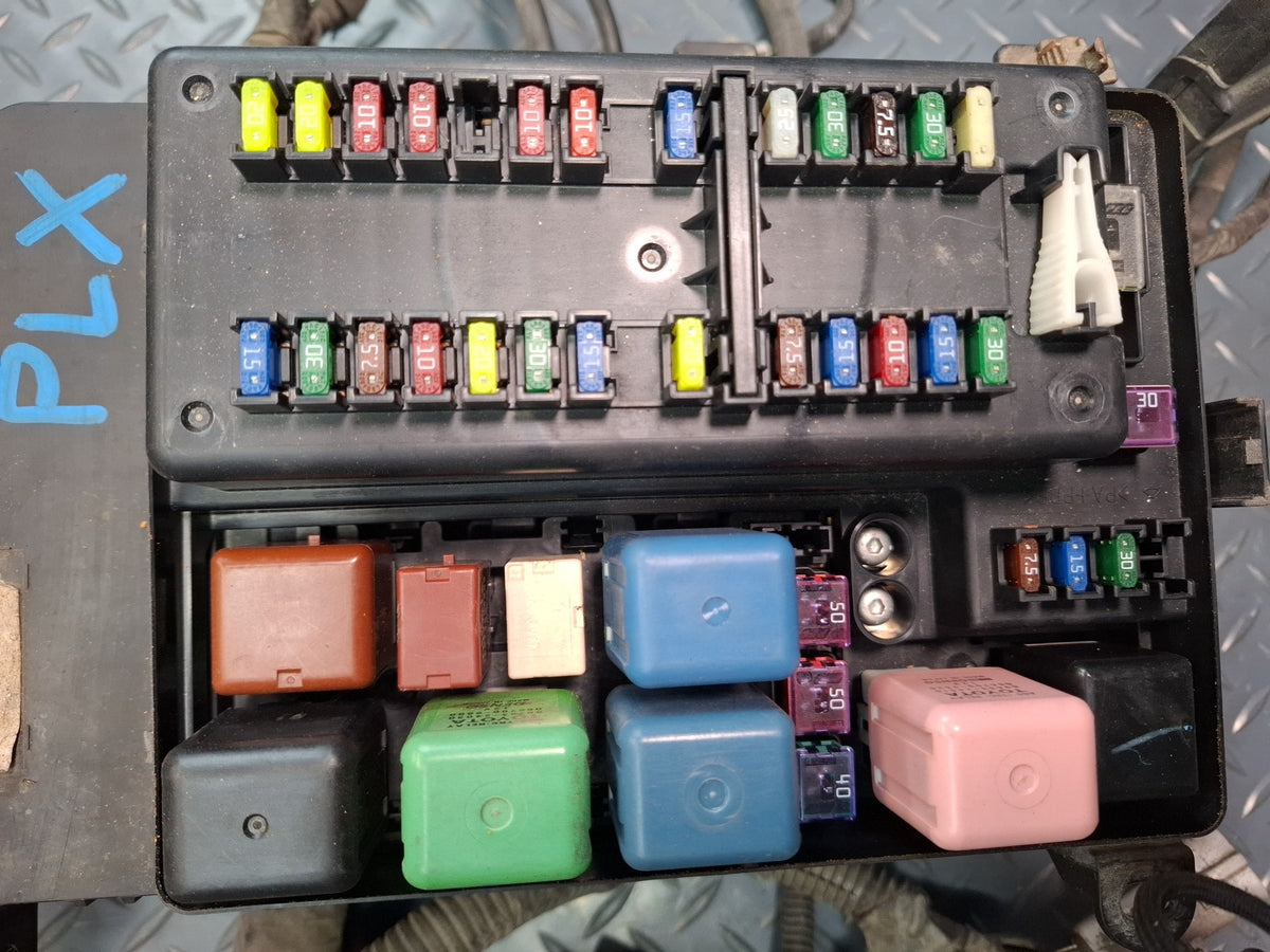 2006-2007 Lexus UZJ100L LX470 Under Hood Engine Wire Wiring Harness Fuse Box