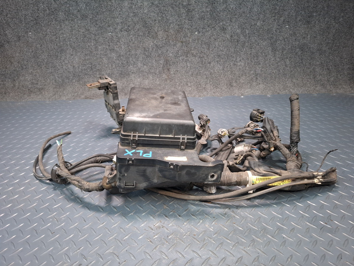 2006-2007 Lexus UZJ100L LX470 Under Hood Engine Wire Wiring Harness Fuse Box