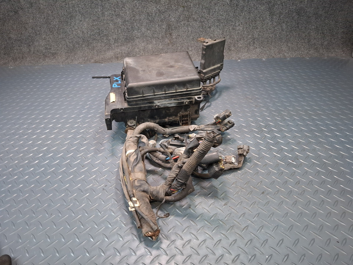 2006-2007 Lexus UZJ100L LX470 Under Hood Engine Wire Wiring Harness Fuse Box
