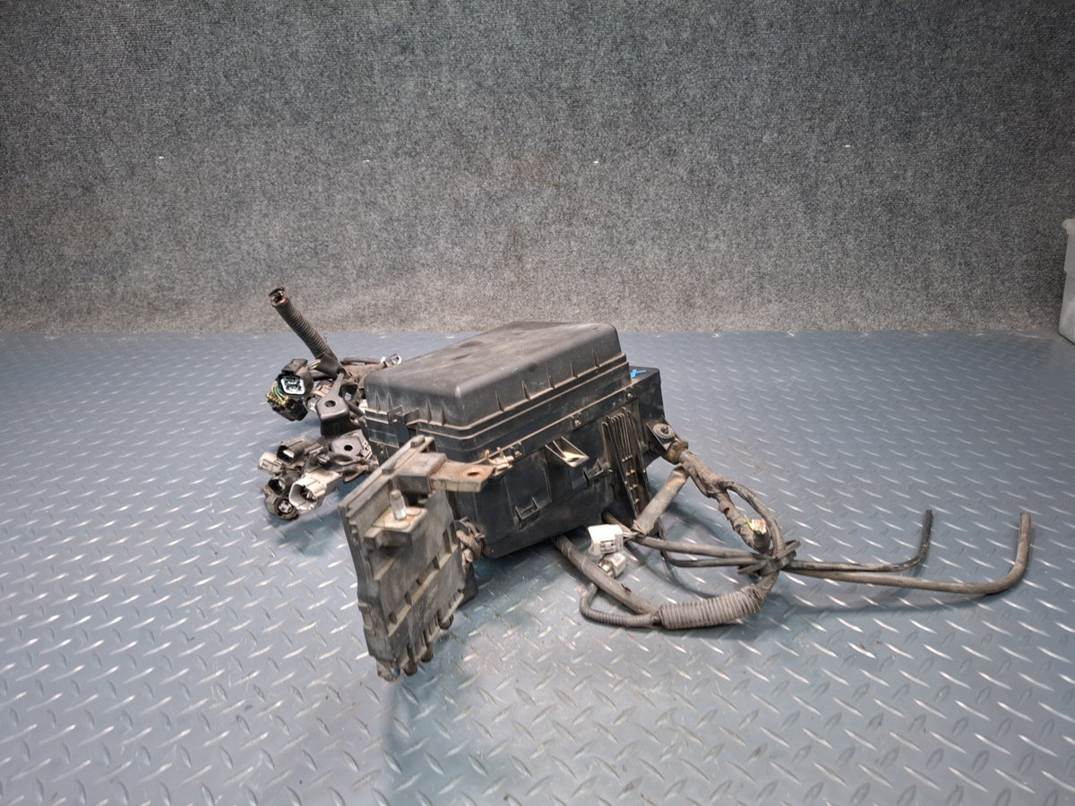2006-2007 Lexus UZJ100L LX470 Under Hood Engine Wire Wiring Harness Fuse Box