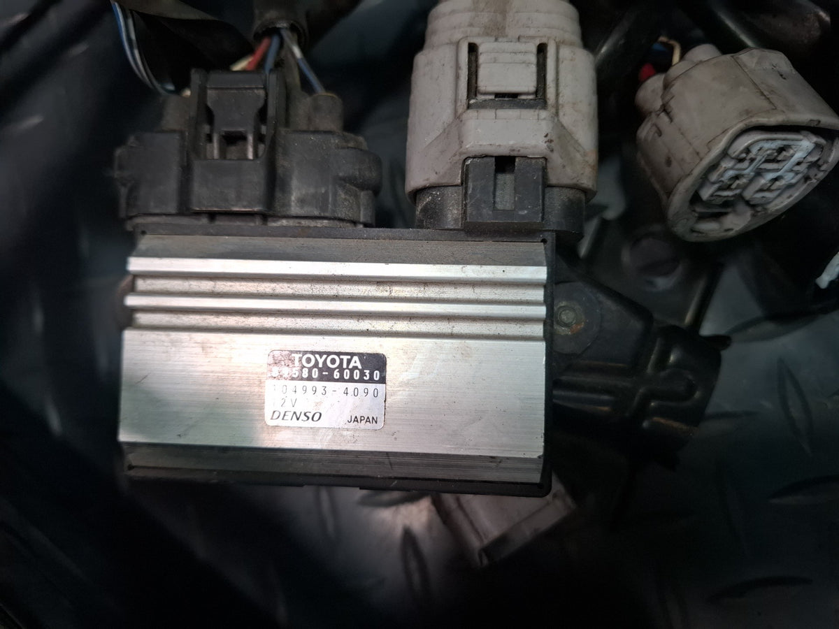 2006-2007 Lexus UZJ100L LX470 Under Hood Engine Wire Wiring Harness Fuse Box