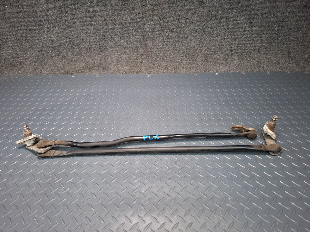 98-07 Lexus UZJ100L LX470 Front Windshield Wiper Transmission Linkage W/ Motor