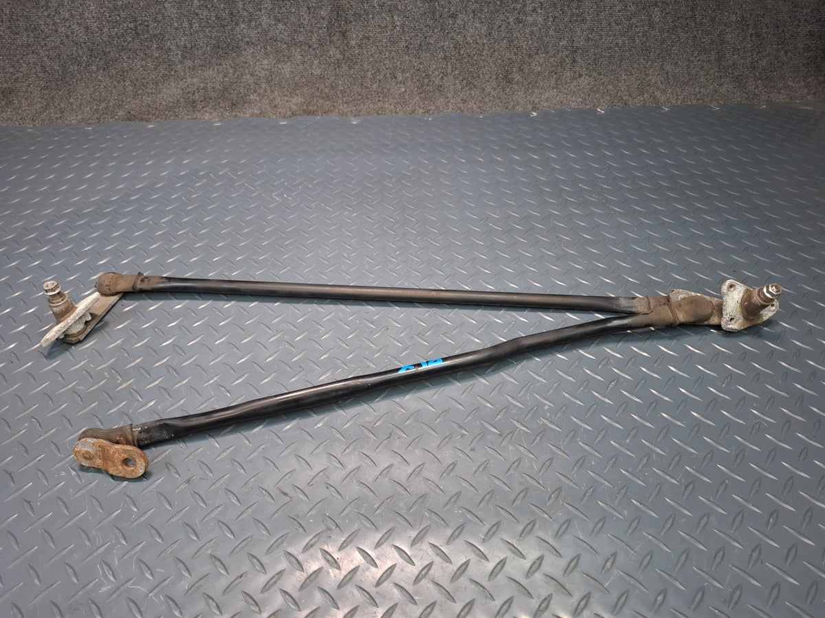 98-07 Lexus UZJ100L LX470 Front Windshield Wiper Transmission Linkage W/ Motor
