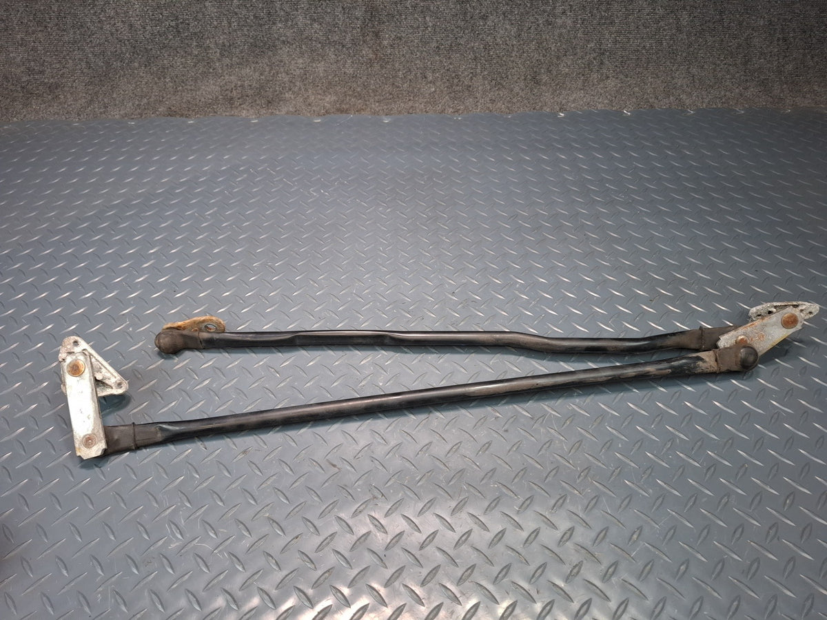 98-07 Lexus UZJ100L LX470 Front Windshield Wiper Transmission Linkage W/ Motor