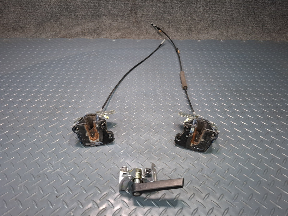 2003-2007 Lexus UZJ100L LX470 Rear Left & Right Trunk Lock Latch Handle Set of 2