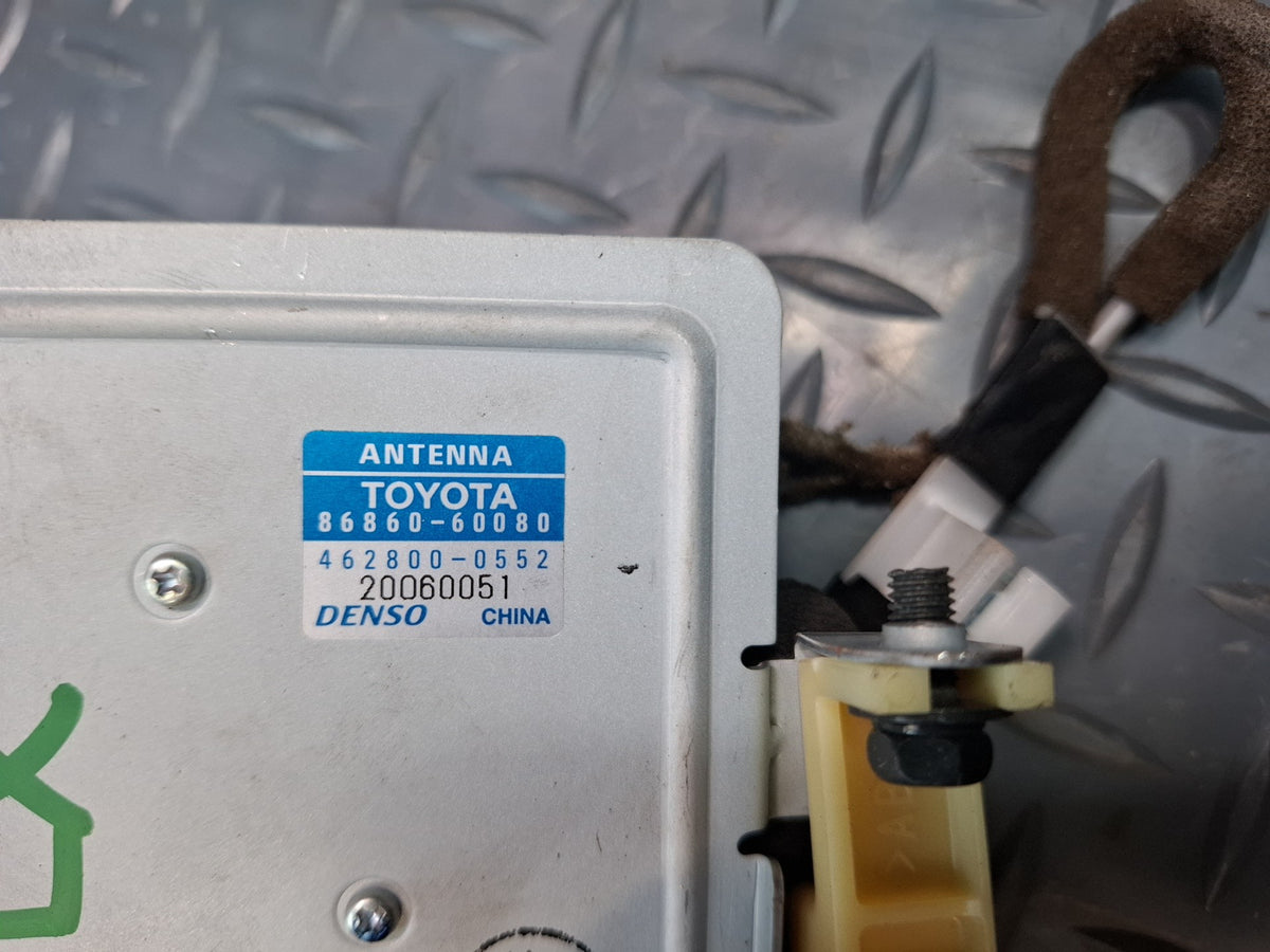 2003-2007 Lexus UZJ100L LX470 Navigation Antenna Control Module 86860-60080