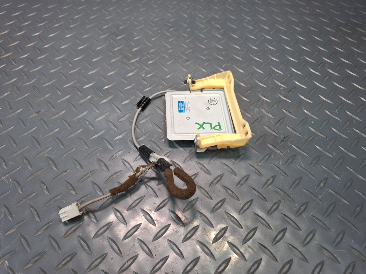 2003-2007 Lexus UZJ100L LX470 Navigation Antenna Control Module 86860-60080