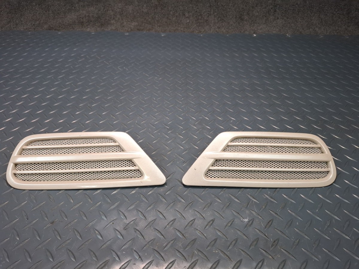 1998-2007 Lexus UZJ100L LX470 Rear Left Right Side Quarter Vent Trim Grille Set