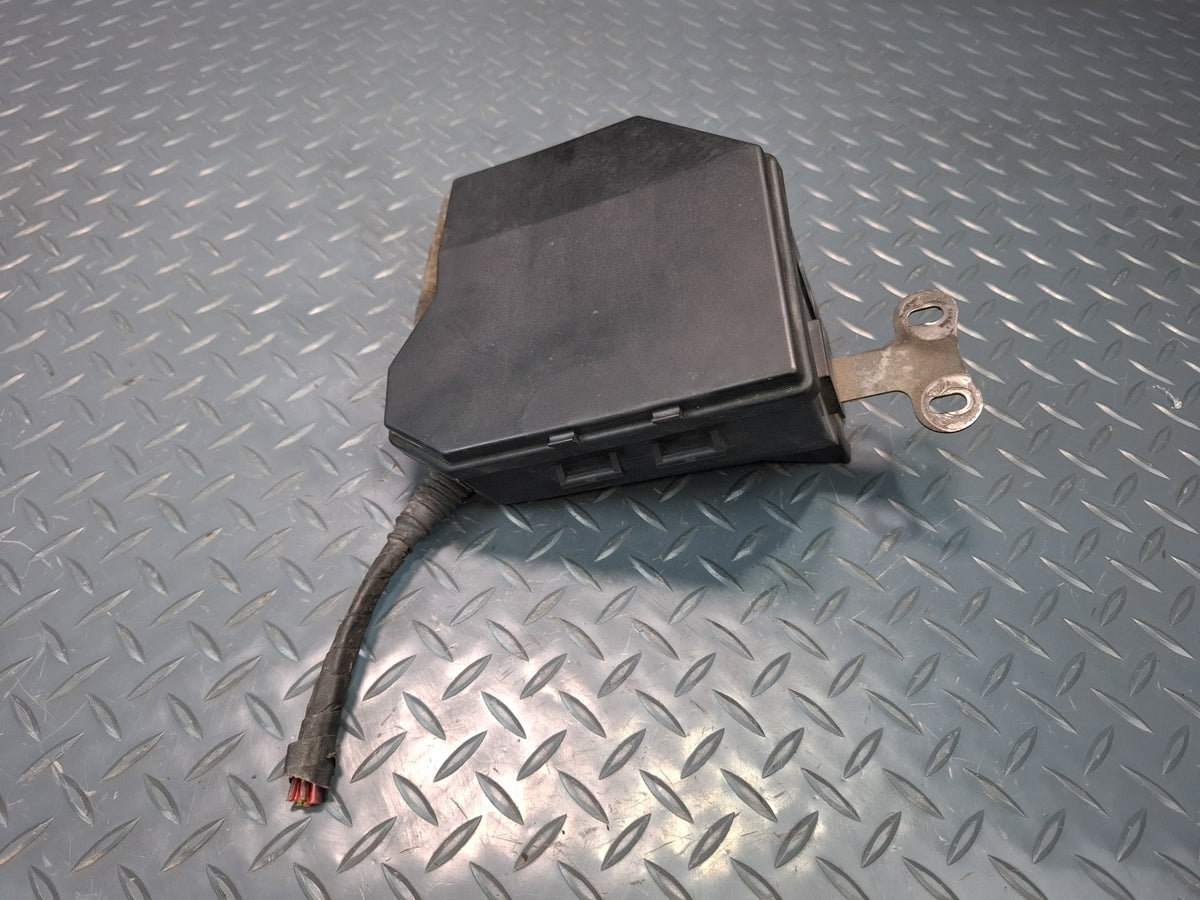1994-1997 BMW E31 840Ci Power Distribution Fuse Relay Box Module
