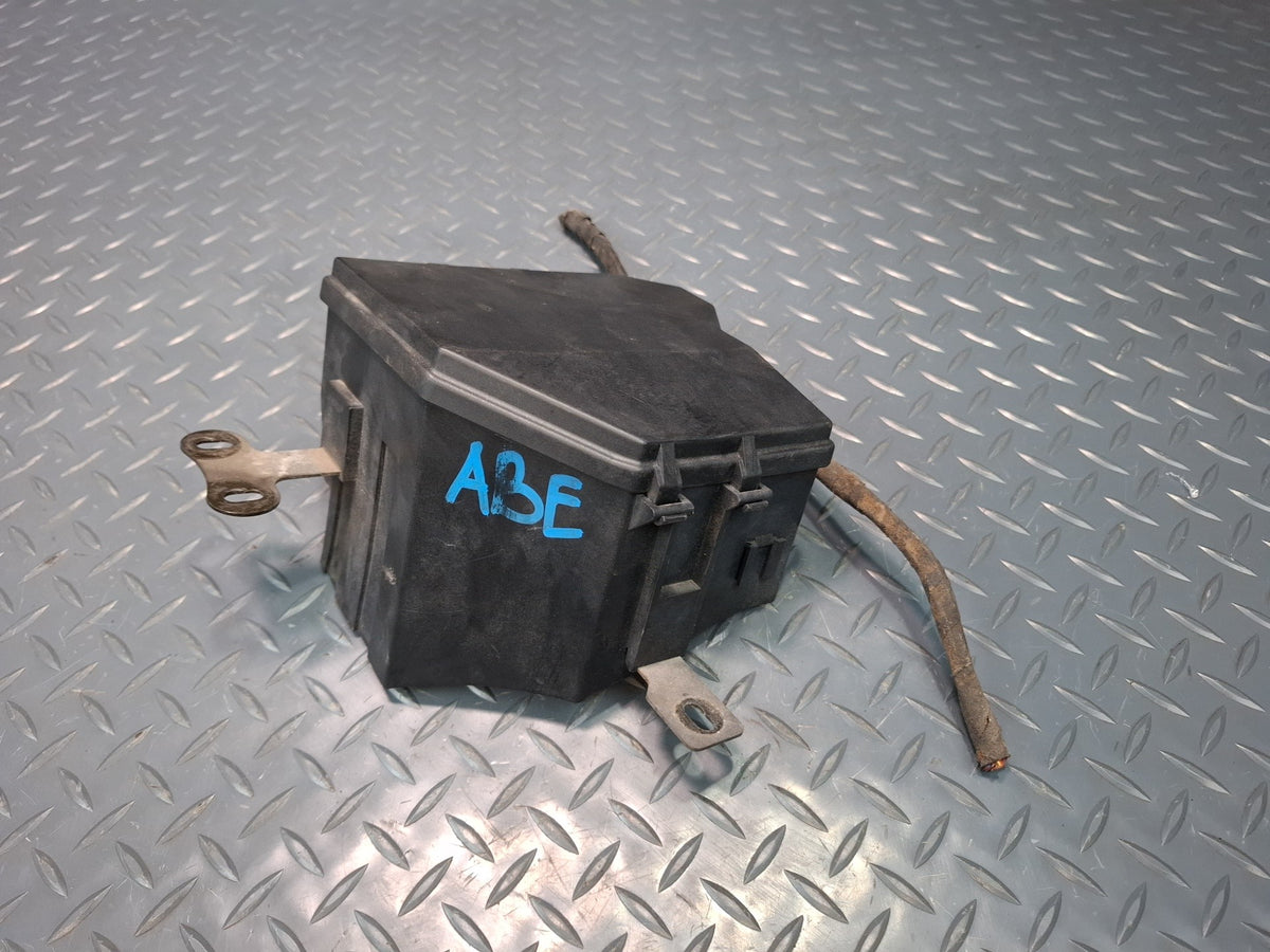 1994-1997 BMW E31 840Ci Power Distribution Fuse Relay Box Module