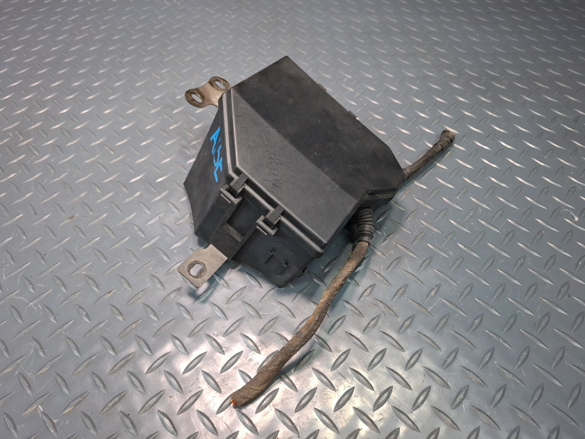 1994-1997 BMW E31 840Ci Power Distribution Fuse Relay Box Module