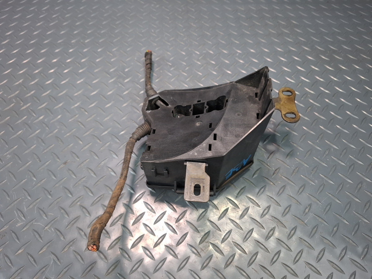 1994-1997 BMW E31 840Ci Power Distribution Fuse Relay Box Module