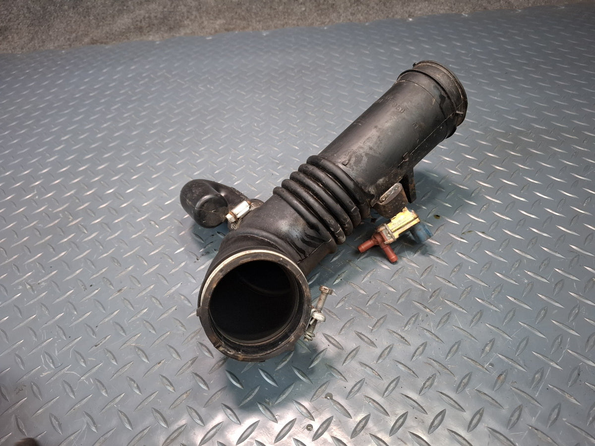 00-05 Toyota MR2 Spyder ZZW30L Air Intake Hose Duct Pipe Line 17894-11050 OEM