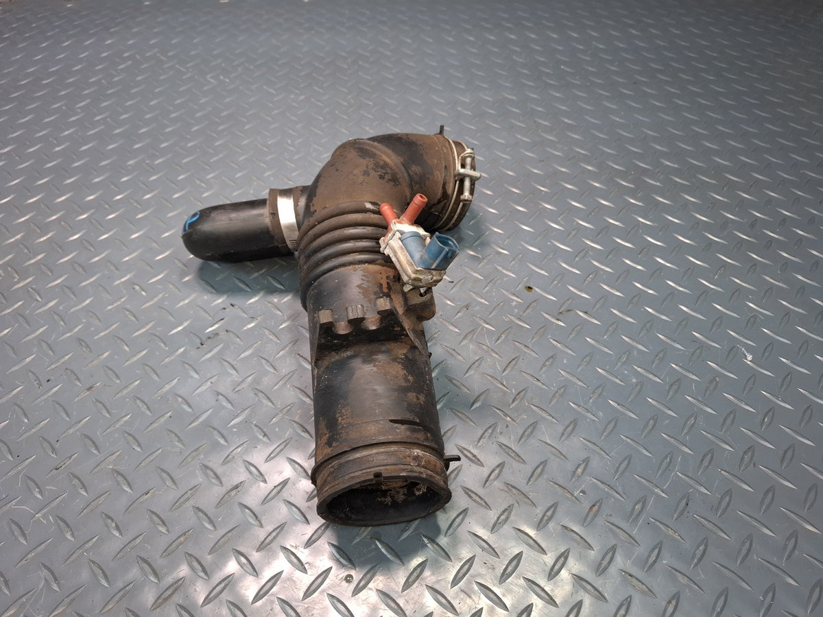 00-05 Toyota MR2 Spyder ZZW30L Air Intake Hose Duct Pipe Line 17894-11050 OEM