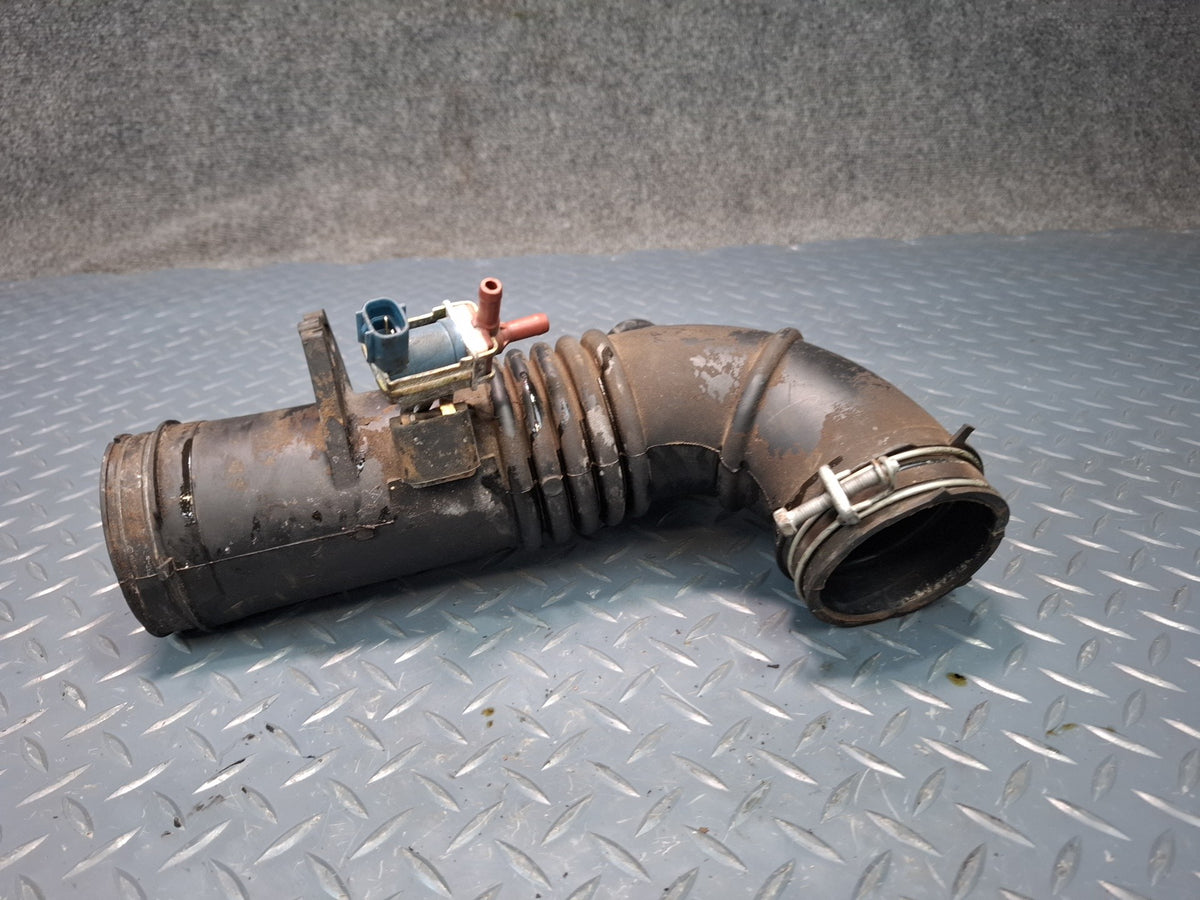 00-05 Toyota MR2 Spyder ZZW30L Air Intake Hose Duct Pipe Line 17894-11050 OEM