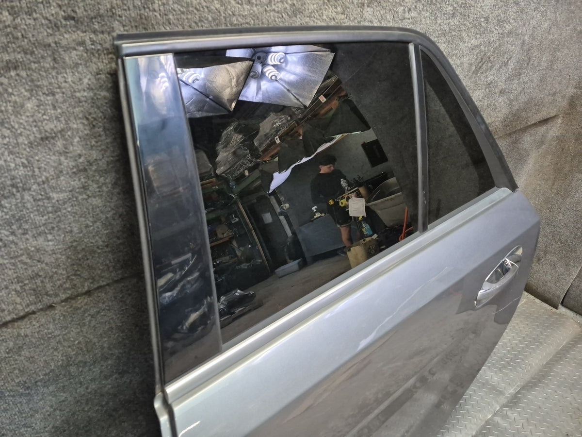2012-2019 Mercedes W166 GLE ML Rear Left Side Door Shell Panel W/ Glass