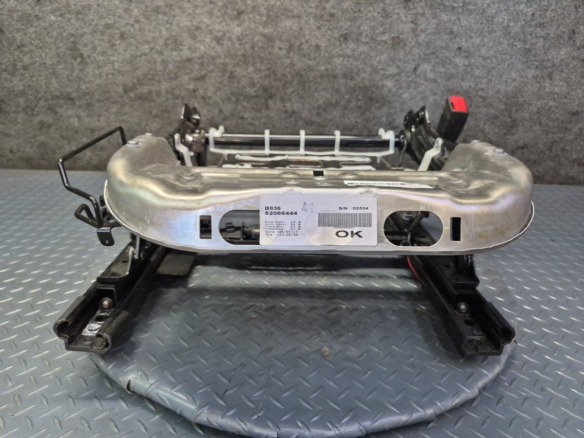 17-25 Alfa Romeo Giulia Front Right Passenger Side Seat Frame Track OEM