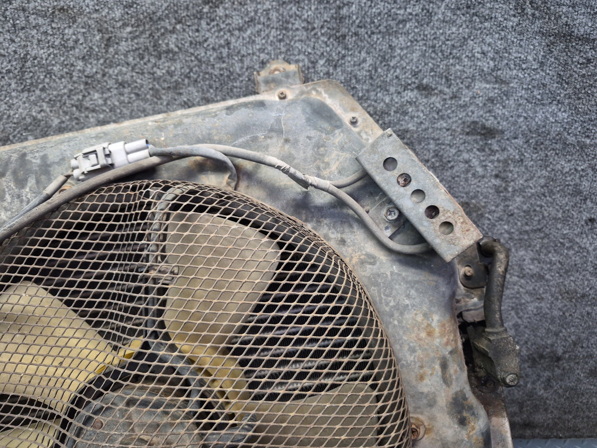 93-95 Toyota Hiace KZH106W 1KZ-TE A/C Condenser w Cooling Fan Motor & Shroud OEM