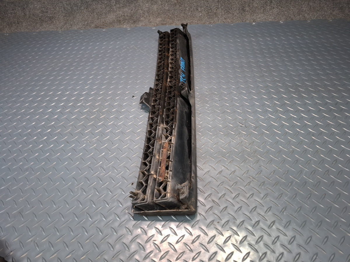 82-83 Toyota Celica RA65 Front Bumper Radiator Grille w Emblem OEM