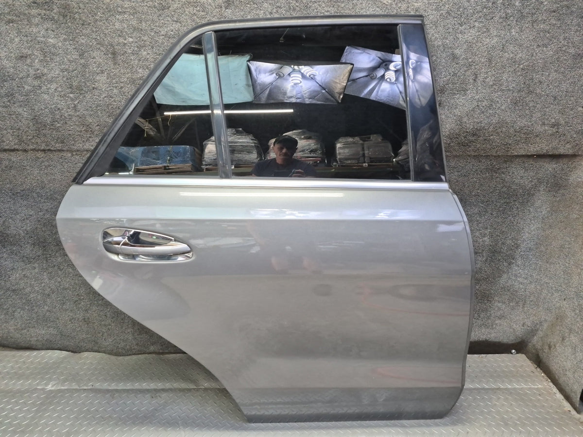 2012-2019 Mercedes W166 GLE ML Rear Right Side Door Shell Panel W/ Glass