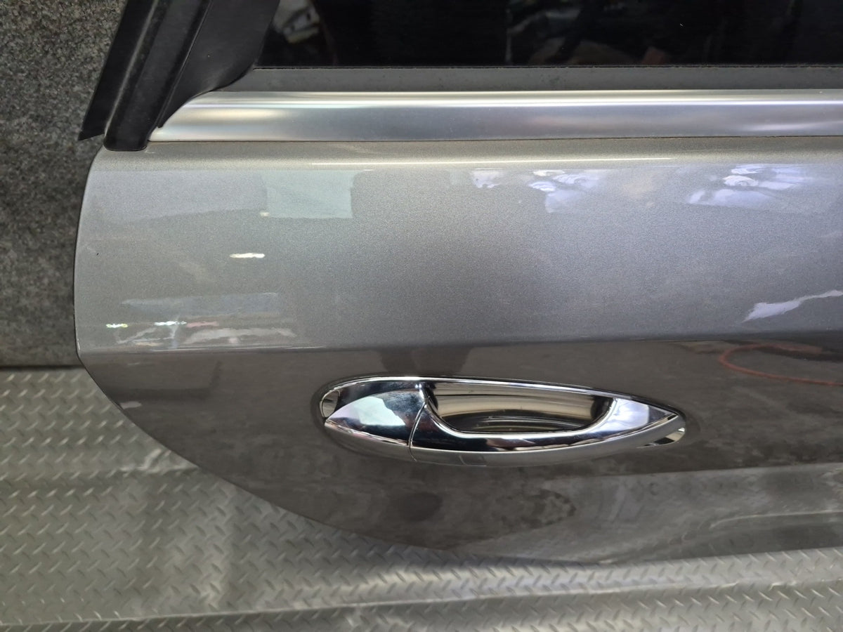 2012-2019 Mercedes W166 GLE ML Rear Right Side Door Shell Panel W/ Glass