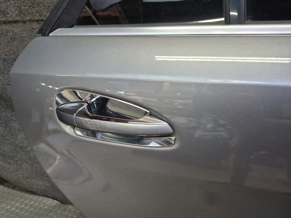 2012-2019 Mercedes W166 GLE ML Rear Right Side Door Shell Panel W/ Glass