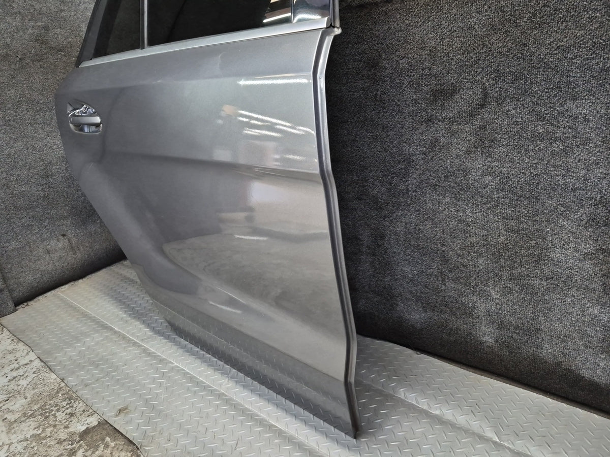 2012-2019 Mercedes W166 GLE ML Rear Right Side Door Shell Panel W/ Glass