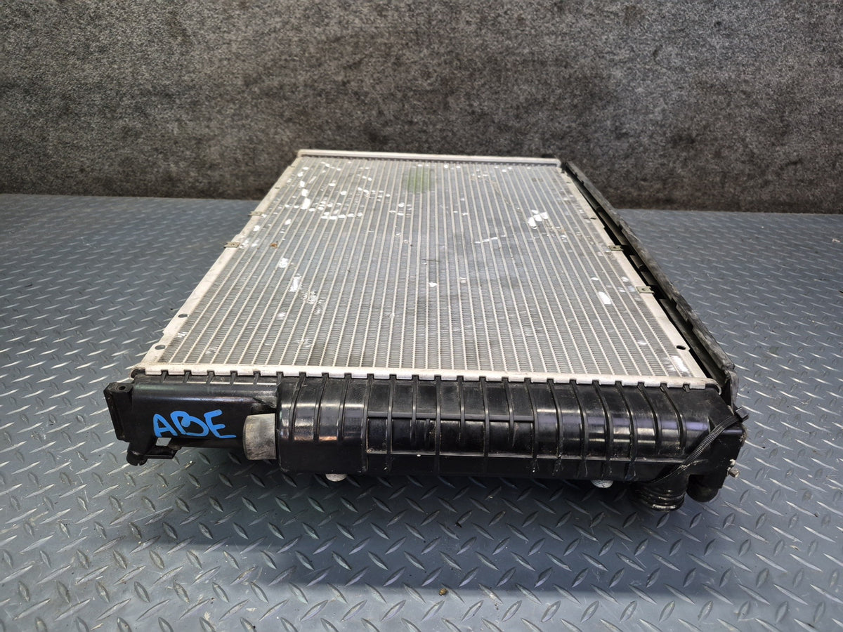 1994-1997 BMW E31 840Ci M62 Engine Cooling Radiator w Shroud 1702893