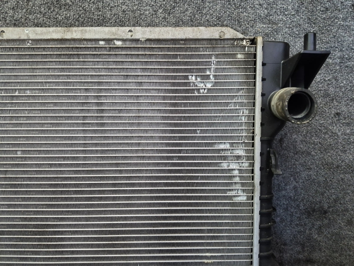 02-05 Ford Thunderbird Engine Cooling Radiator Damaged