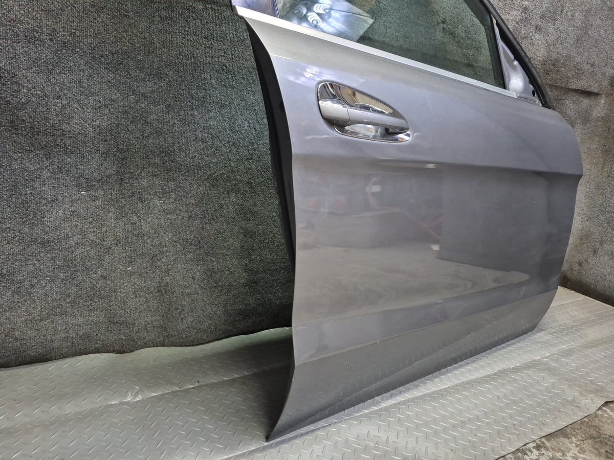 2012-2019 Mercedes W166 GLE ML Front Right Side Door Shell Panel W/ Glass