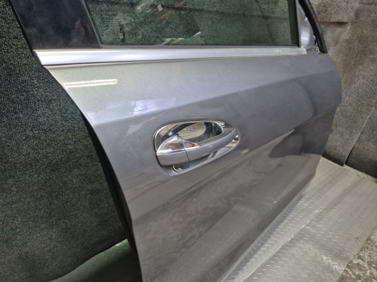 2012-2019 Mercedes W166 GLE ML Front Right Side Door Shell Panel W/ Glass