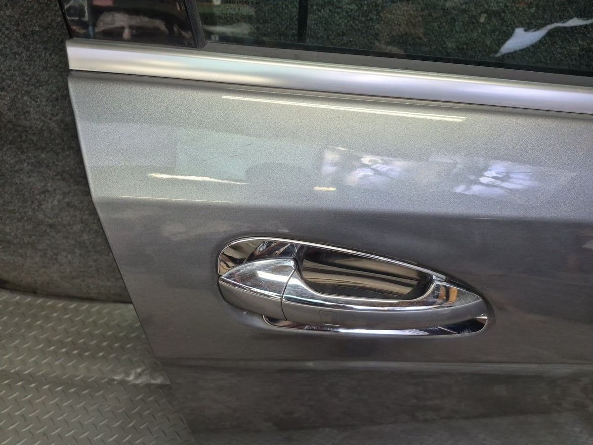 2012-2019 Mercedes W166 GLE ML Front Right Side Door Shell Panel W/ Glass