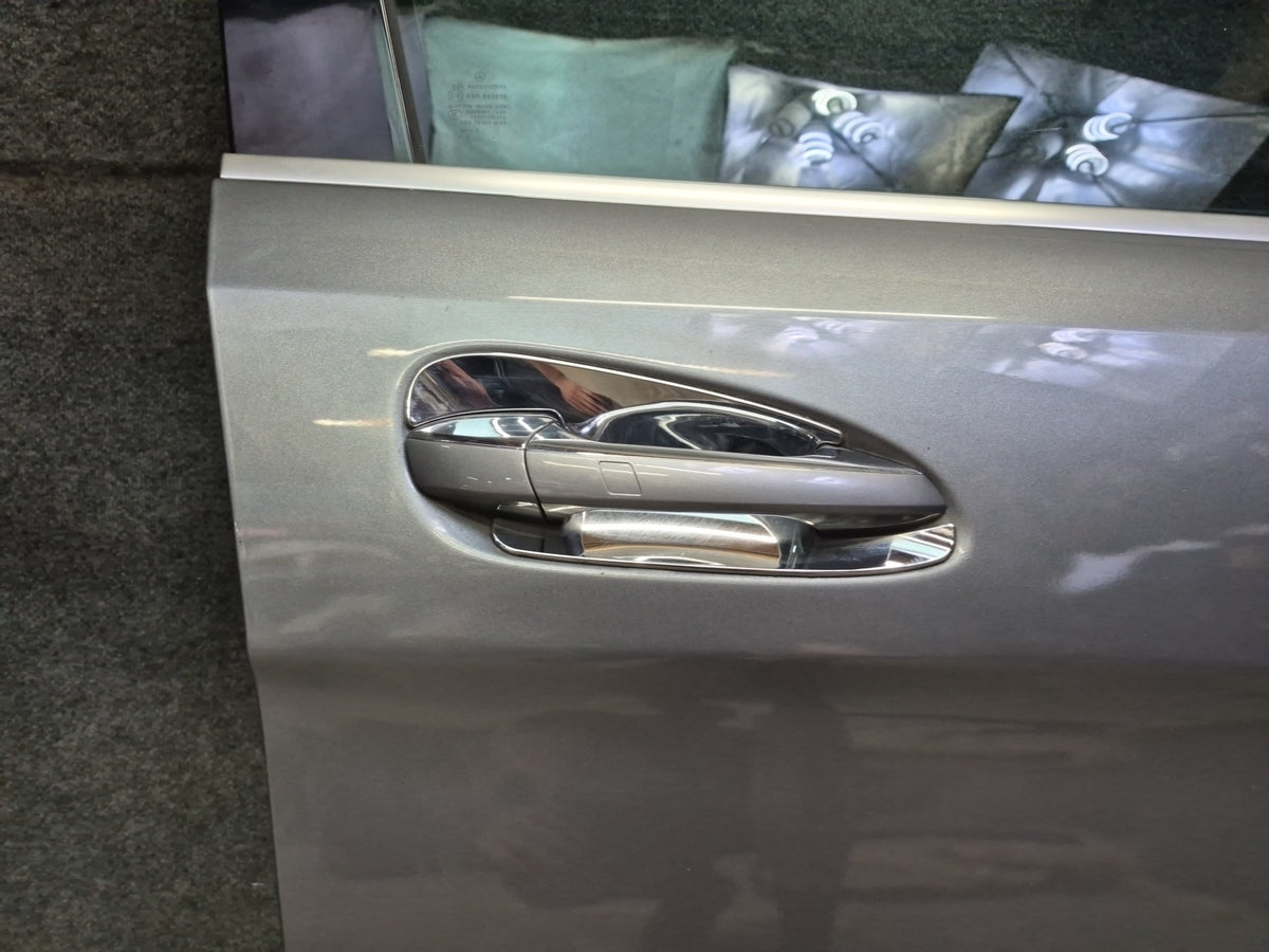 2012-2019 Mercedes W166 GLE ML Front Right Side Door Shell Panel W/ Glass