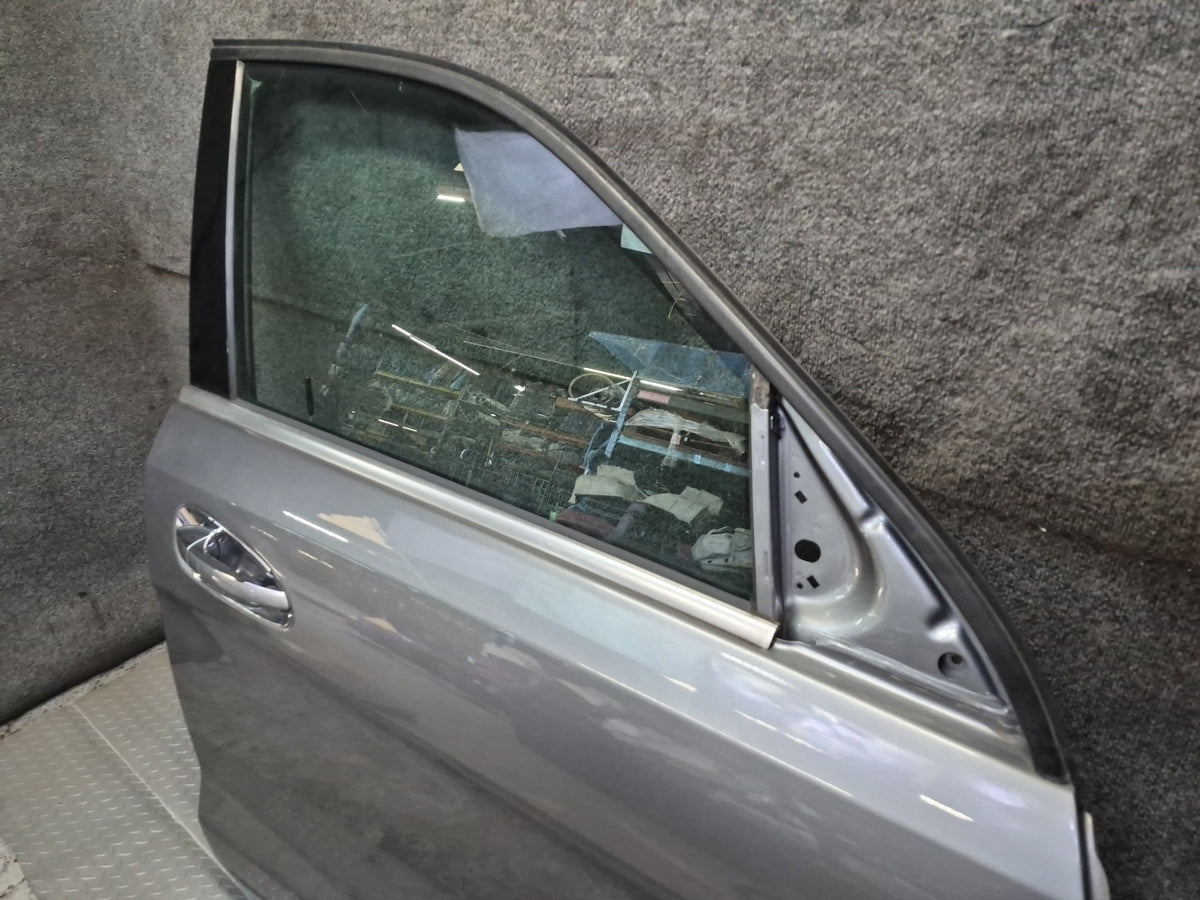 2012-2019 Mercedes W166 GLE ML Front Right Side Door Shell Panel W/ Glass